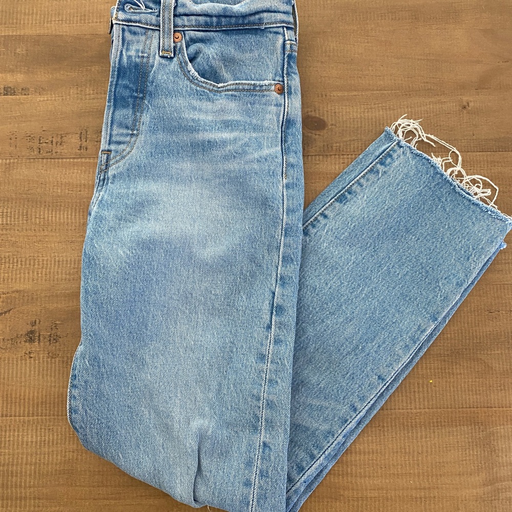 LEVI Wedgie Straight Size 24